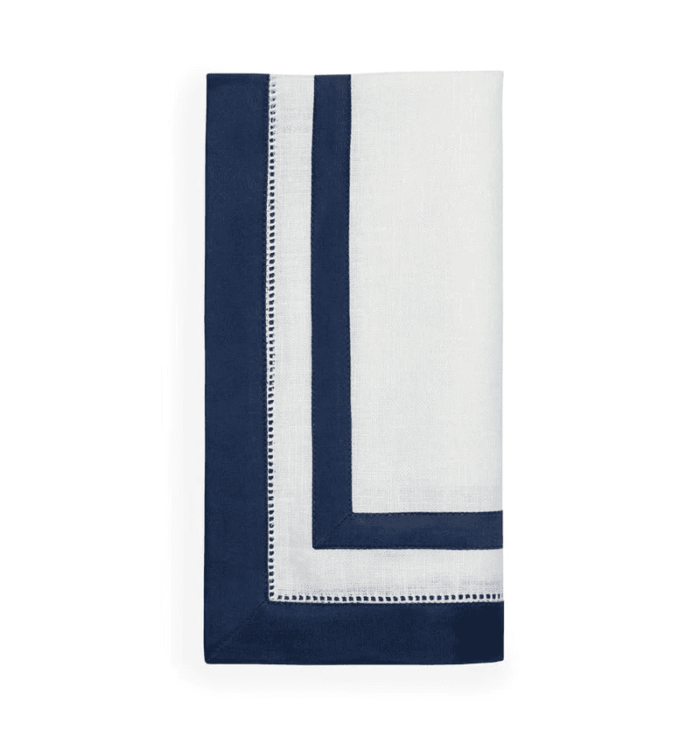 SFERRA Tipton White/Navy Dinner Napkins (Set of 4)